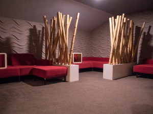 FOTOGALERIE: Podívejte se, jak to vypadá, když se v bordelu rozsvítí