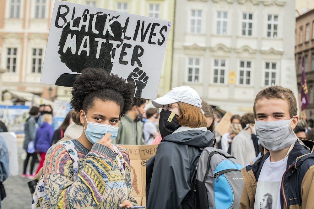 V Praze protestovaly stovky lidí proti policejnímu násilí