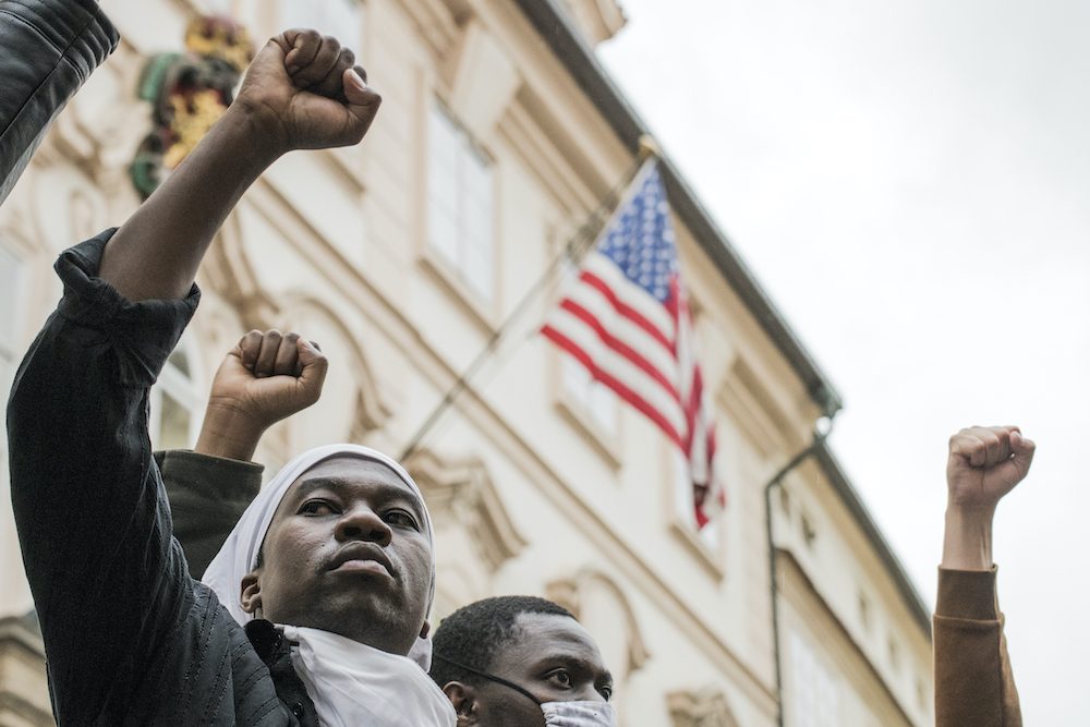 V Praze protestovaly stovky lidí proti policejnímu násilí