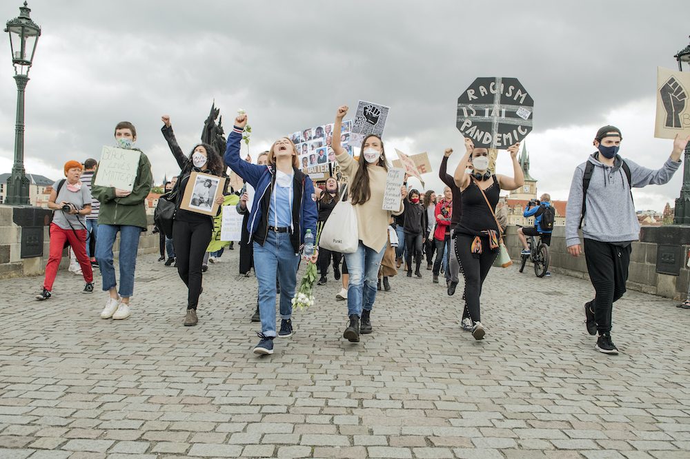 V Praze protestovaly stovky lidí proti policejnímu násilí