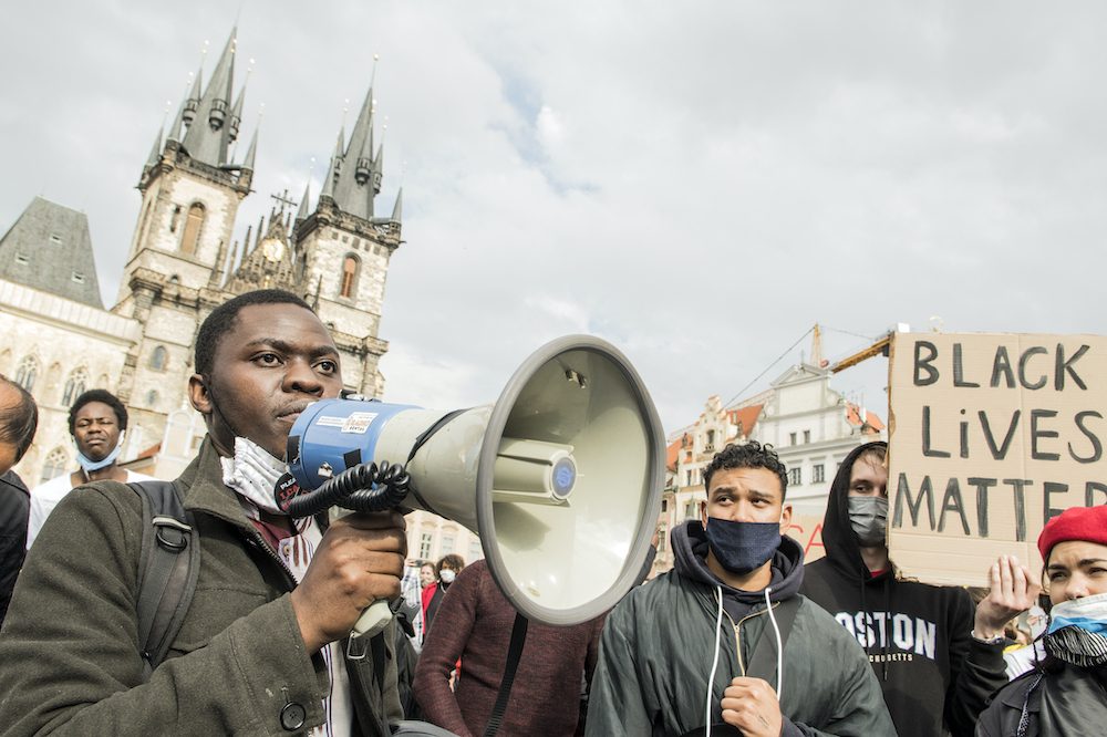 V Praze protestovaly stovky lidí proti policejnímu násilí