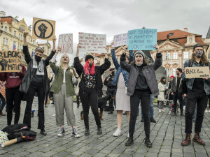 V Praze protestovaly stovky lidí proti policejnímu násilí