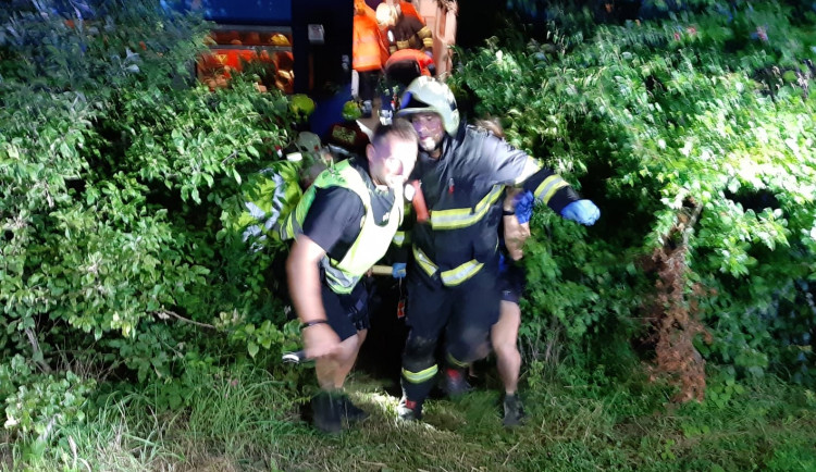 FOTOGALERIE: Večerní srážka dvou vlaků u Českého Brodu