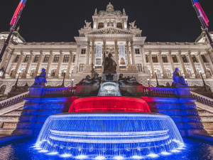 FOTOGALERIE: Vydejte se na procházku večerní Prahou. Z Václaváku přes Karlův most až na Hrad