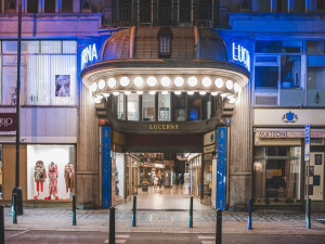 FOTOGALERIE: Vydejte se na procházku večerní Prahou. Z Václaváku přes Karlův most až na Hrad