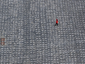 Staroměstské náměstí se změnilo v pietní místo. Podívejte se na fotogalerii