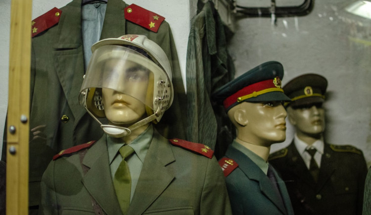 Podívejte se do největšího protiatomového krytu v Praze