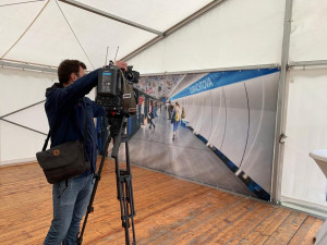 FOTOGALERIE: Obří pódium, raut i fotokoutek. Zahájení stavby metra D připomínalo menší festival