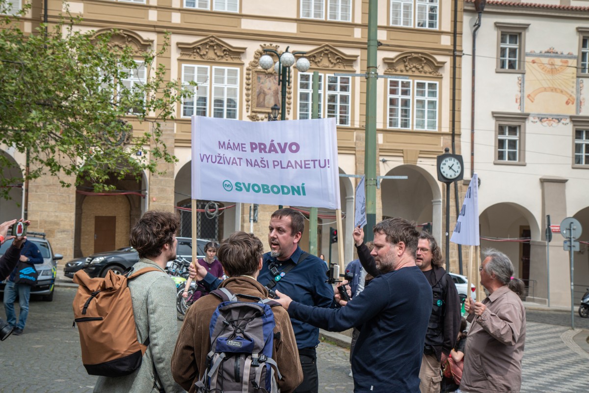 FOTOGALERIE: Studenti v Praze stávkovali za klima. Nejít do školy, nám přijde adekvátní, říká jejich mluvčí