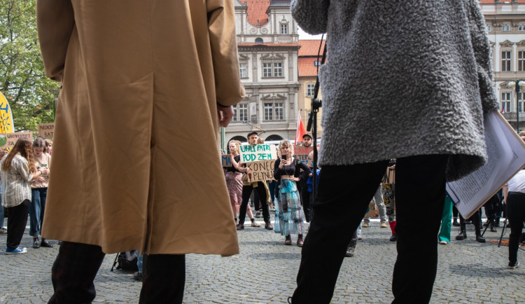 FOTOGALERIE: Studenti v Praze stávkovali za klima. Nejít do školy, nám přijde adekvátní, říká jejich mluvčí