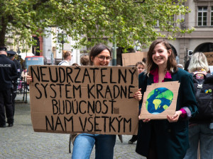 FOTOGALERIE: Studenti v Praze stávkovali za klima. Nejít do školy, nám přijde adekvátní, říká jejich mluvčí