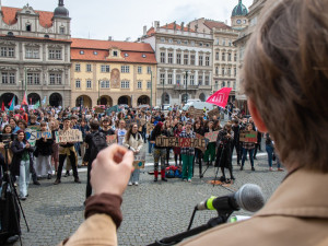 FOTOGALERIE: Studenti v Praze stávkovali za klima. Nejít do školy, nám přijde adekvátní, říká jejich mluvčí