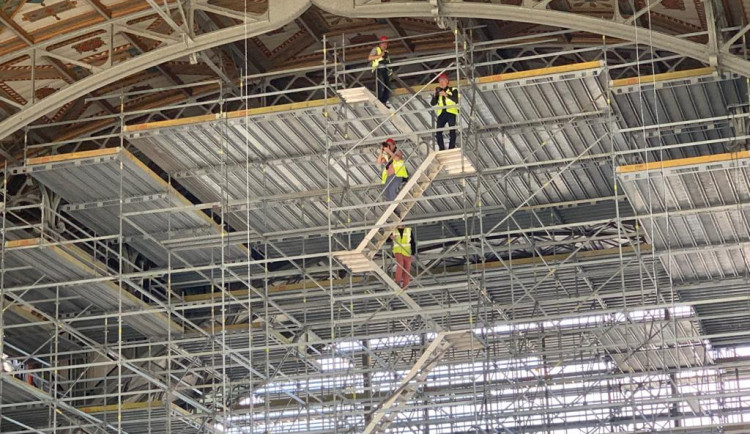 FOTOGALERIE: Podívejte se do Průmyslového paláce, kde probíhá rekonstrukce