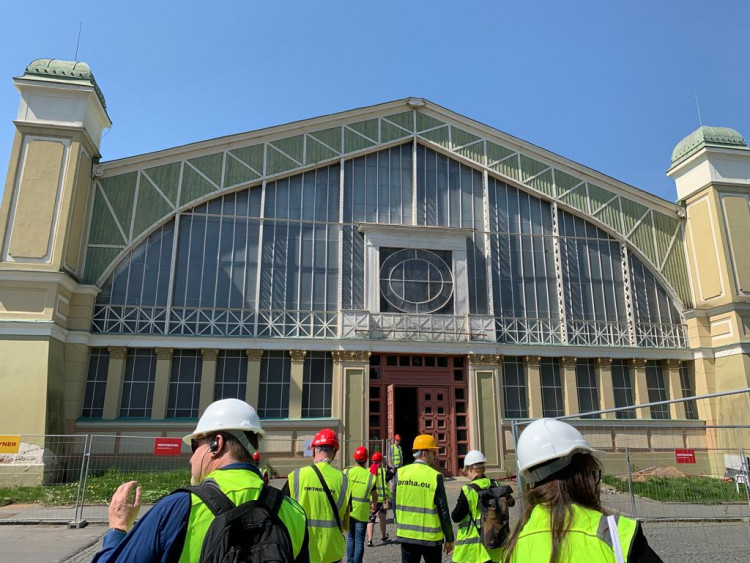 FOTOGALERIE: Podívejte se do Průmyslového paláce, kde probíhá rekonstrukce