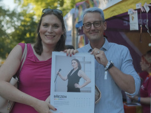 FOTOGALERIE: Praha září duhou. Proběhlo slavnostní zahájení Prague Pride