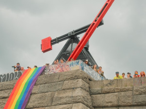 FOTOGALERIE: Duhový průvod prošel Prahou. Podívejte se na ty nejlepší momentky