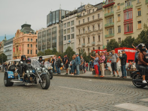 FOTOGALERIE: Stovky motorkářů projely Prahou. Podívejte se na fotky