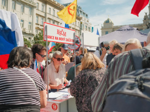 FOTOGALERIE: Na demonstraci proti vládě přišlo na 70 tisíc lidí