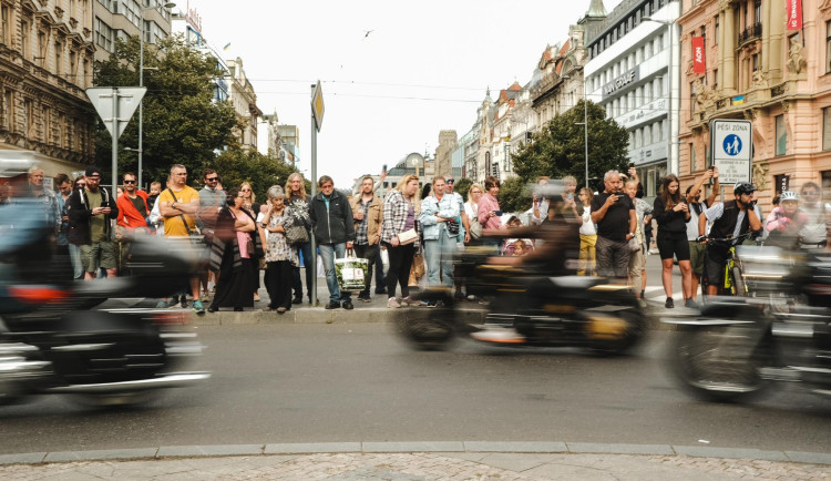FOTOGALERIE: Stovky motorkářů projely Prahou. Podívejte se na fotky