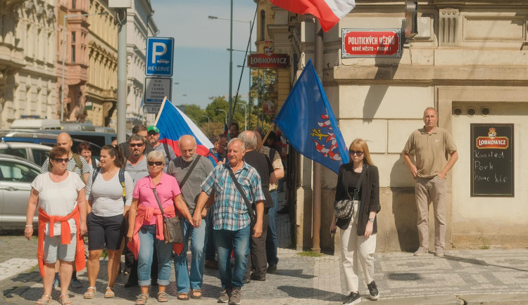 FOTOGALERIE: Na demonstraci proti vládě přišlo na 70 tisíc lidí