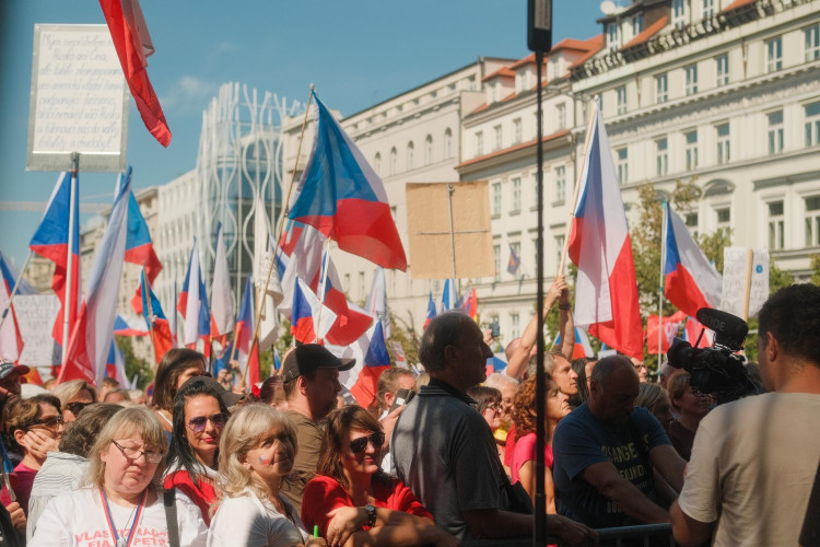 FOTOGALERIE: Na demonstraci proti vládě přišlo na 70 tisíc lidí