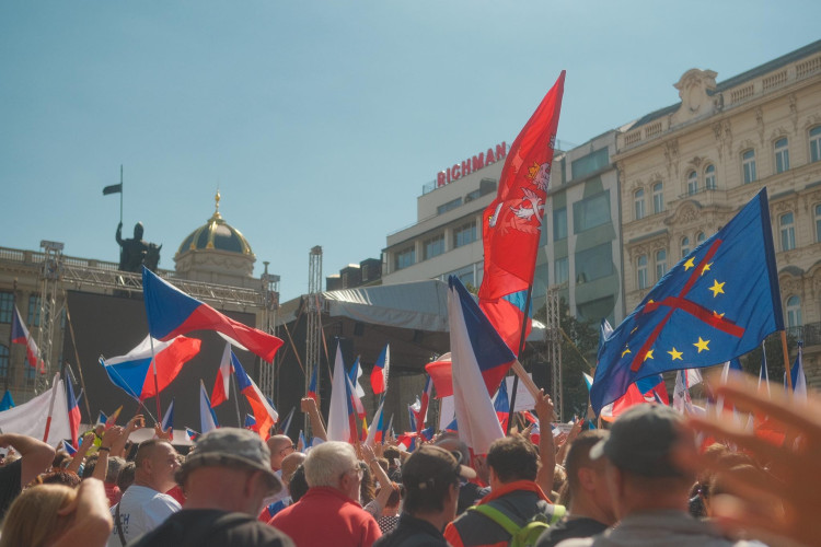 FOTOGALERIE: Na demonstraci proti vládě přišlo na 70 tisíc lidí