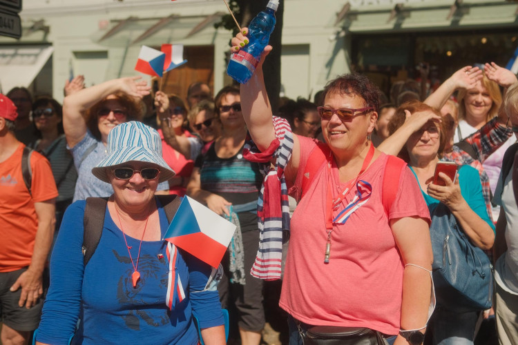 FOTOGALERIE: Na demonstraci proti vládě přišlo na 70 tisíc lidí