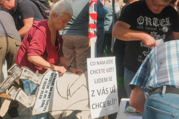 FOTOGALERIE: Na demonstraci proti vládě přišlo na 70 tisíc lidí