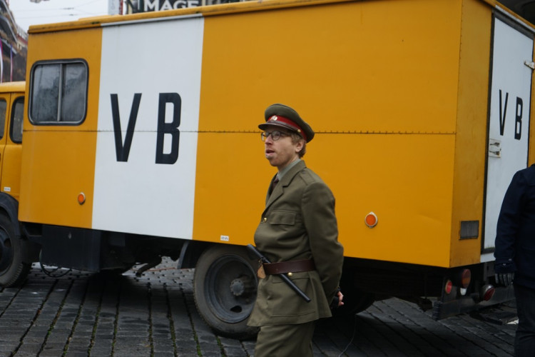 FOTOGALERIE: Davy lidí, déšť a záplava svíček. Podívejte se na Národní