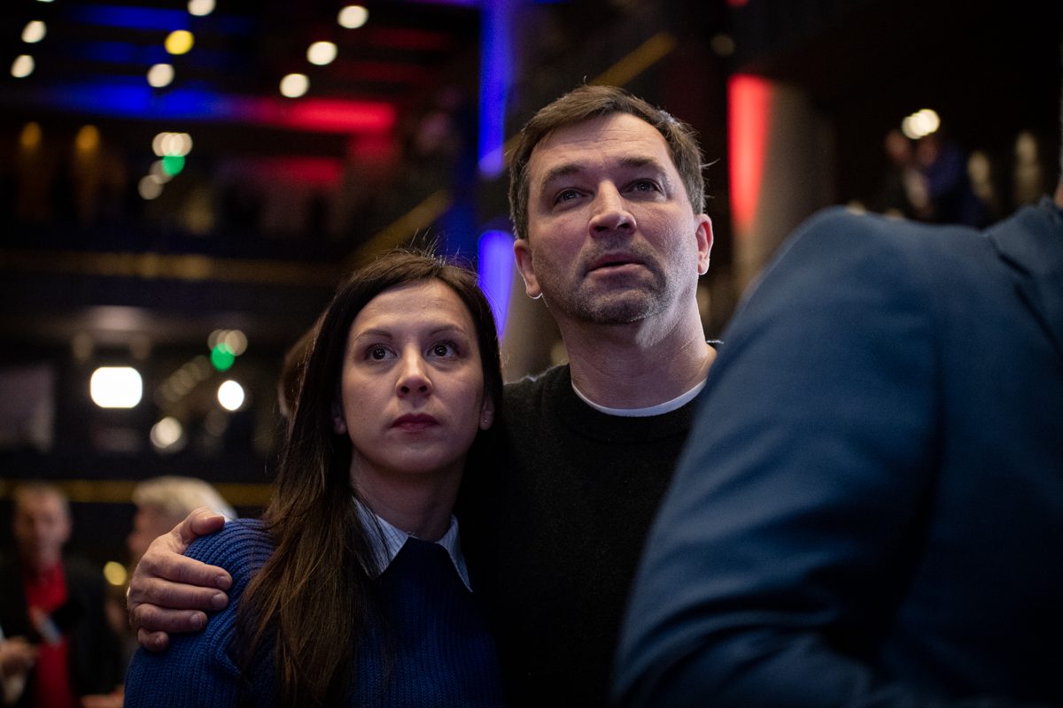 FOTOGALERIE: Podívejte se do zákulisí Pavlova štábu. Přišli umělci i politici