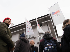 FOTOGALERIE: Ne Rusům na olympiádě! Lidé protestovali před sídlem olympijského výboru
