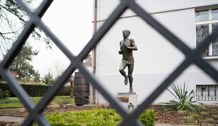 FOTOGALERIE: Ne Rusům na olympiádě! Lidé protestovali před sídlem olympijského výboru