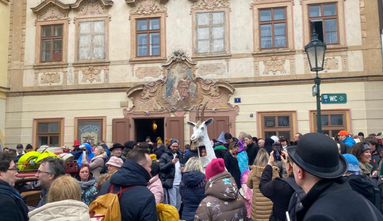 FOTOGALERIE: Masopustní průvod masek na Hradčanech
