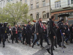 FOTOGALERIE: Fanoušci Slavie vyšli na Letnou, čeká je derby se Spartou