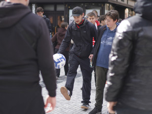 FOTOGALERIE: Fanoušci Slavie vyšli na Letnou, čeká je derby se Spartou
