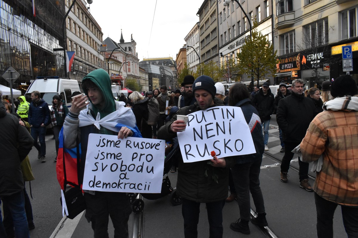 FOTOGALERIE: Podívejte se na atmosféru na oslavách na Národní