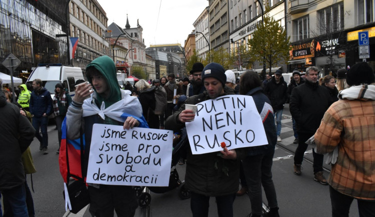FOTOGALERIE: Podívejte se na atmosféru na oslavách na Národní