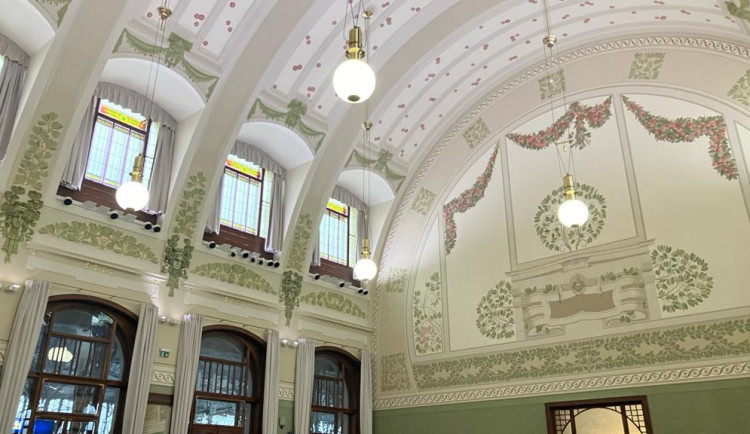 FOTOGALERIE: Nově otevřená zrekonstruovaná Fantova budova na hlavním nádraží