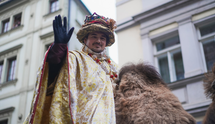 FOTOGALERIE: Prahou prošel tříkrálový průvod, nechyběli velbloudi