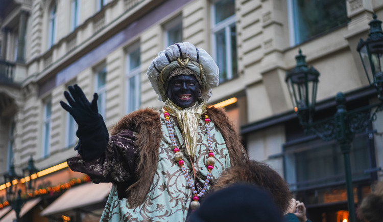 FOTOGALERIE: Prahou prošel tříkrálový průvod, nechyběli velbloudi
