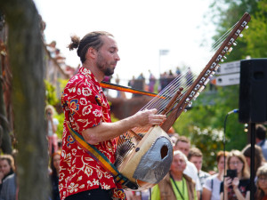 FOTOGALERIE: Legendární Jane Goodallová pokřtila gorilí samičku v pražské zoo. Vybrala pro ni jméno Gaia