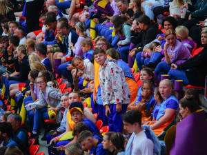 FOTOGALERIE: Prapor od prezidenta, déšť a plný Eden. Podívejte se, jak vypadala první hromadná skladba všesokolského sletu