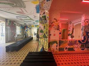 FOTOGALERIE: Půjčovna kol i galerie. Podívejte se, jak vypadá nádraží Bubeneč po rekonstrukci