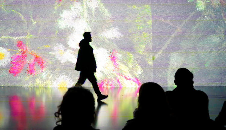 FOTOGALERIE: Signal Festival je v plném proudu, podívejte se na fotky světelných instalací