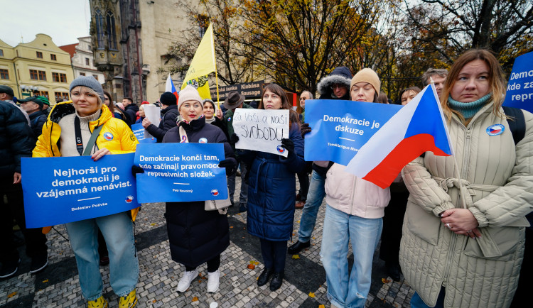 FOTOGALERIE: Demonstrace Milionu chvilek pro demokracii Zůstaňme demokratickým srdcem Evropy