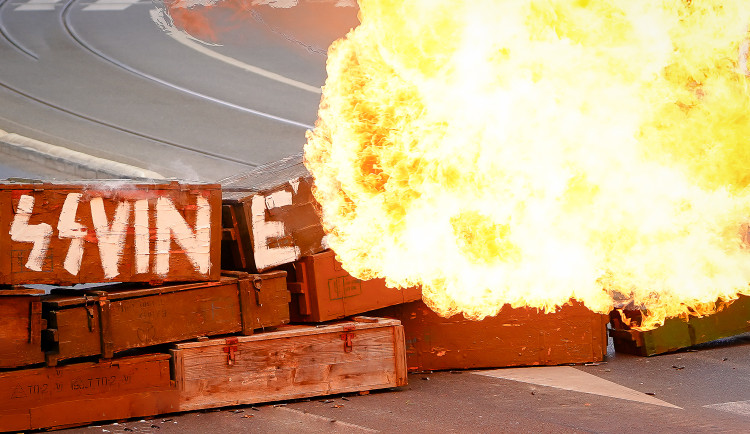 FOTOGALERIE: Tanky i plamenomety. Do ulic Prahy se v rekonstrukci vrátily boje z konce války