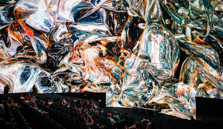 FOTOGALERIE: Pražské planetárium má novou kopuli. Filmy o vesmíru lidé uvidí v 3D iluzi