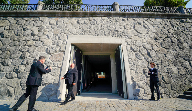FOTOGALERIE: Bývalý InterContinental znovu otevřeli. Přístupný je i tunelem z náplavky