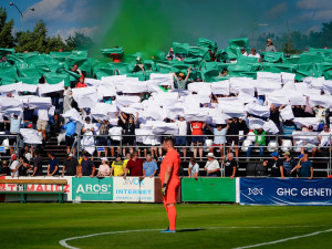 FOTOGALERIE: Nedvěd, Fowler, Poborský. Dolní Chabry oslavily sto let fotbalu ve velkém stylu
