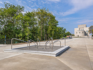 FOTOGALERIE: Vítkov prokoukl. Nevzhledné parkoviště nahradily fontány a stromořadí